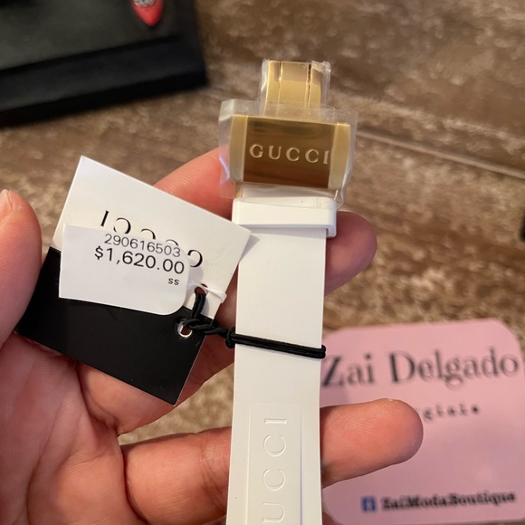 Gucci Dive Watch - Picture 9 of 11